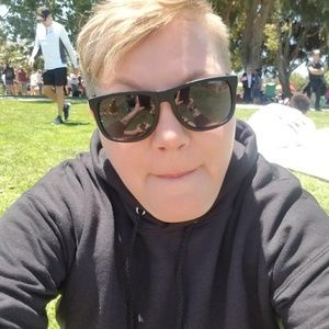 Meet your Posher, Debra